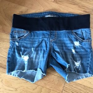 Maternity shorts